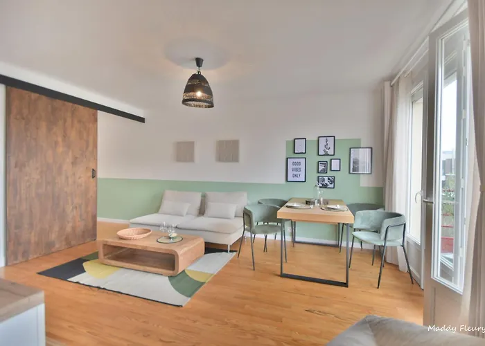 Logement 3 Chambres, Proche Centre Ville, Parking Gratuit